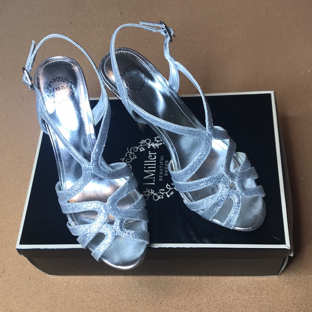 Silver Glitter Strappy Dressy Heels size 8